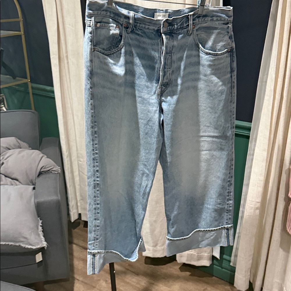 American Eagle Outfitters Light Blue Cropped Ankle Jeans